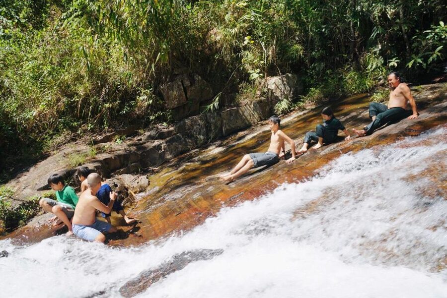 3-Hours Trekking Tour to Hidden Waterfall and Sturgeon Farm - Price and value: why $10 adds up fast