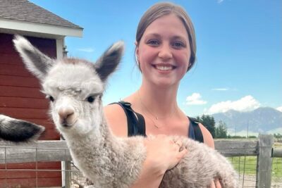Alpaca and Llama Farm Tour - The hands-on part: feeding, bathing, and walking your alpaca or llama