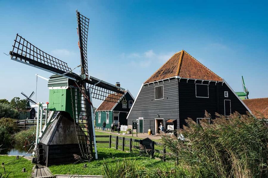 Amsterdam: Experience Zaanse Schans Windmills & Cheese Farm - Windmills: What You See From the Path vs. What Costs Extra Inside