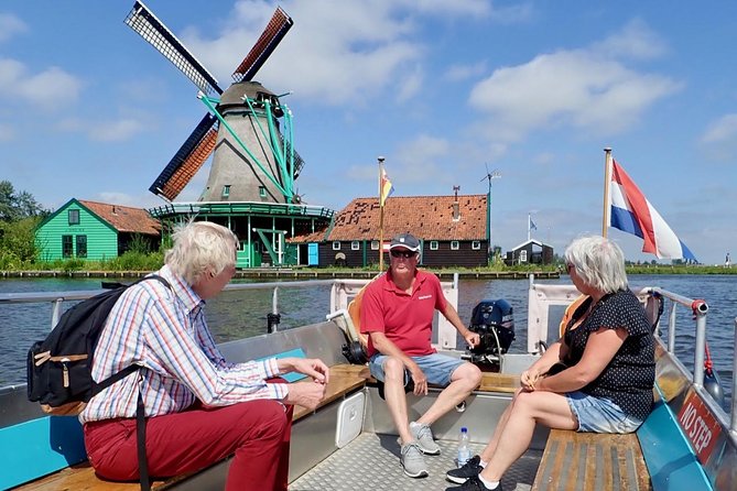 Amsterdam private tour to windmills, cheese farm and villages - Monnickendam: Harbor Streets and a Lunch Window