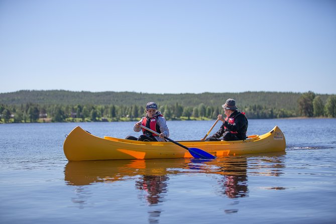 Authentic Reindeer Farm and Canoe Experience from Rovaniemi - Canoeing on the lake with real safety coaching