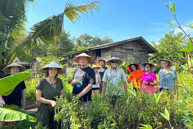 Authentic Thai Cooking Class and Farm Visit in Chiang Mai - Entering the Chiang Mai rhythm: market, farm, kitchen
