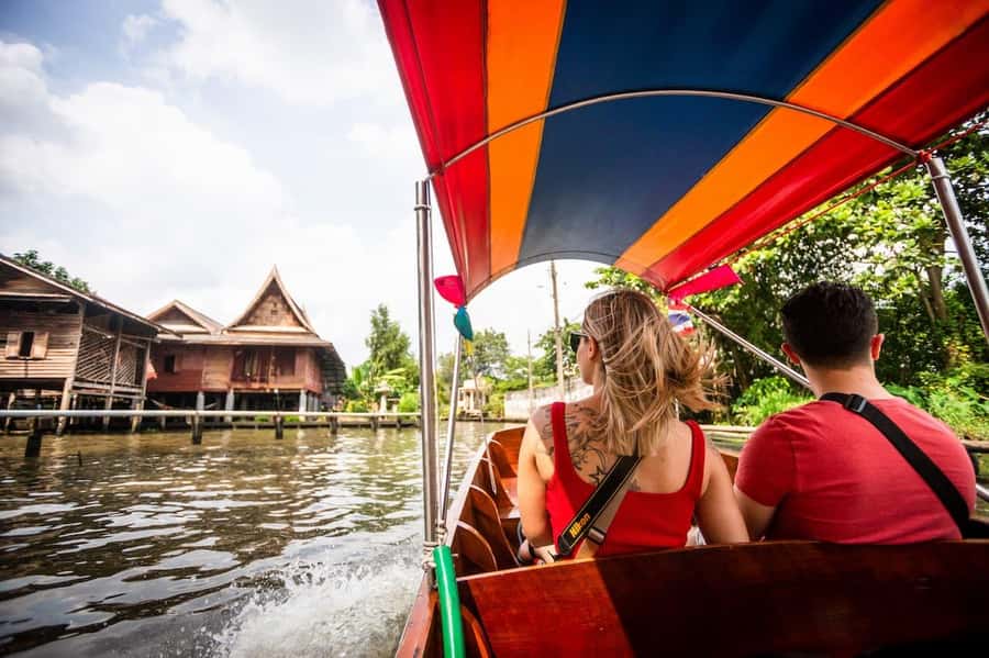 Bangkok Floating Market & Boat Ride to an Orchid Farm - Wat Saphan: The Temple Stop That Adds Context (and Some Shopping Time)