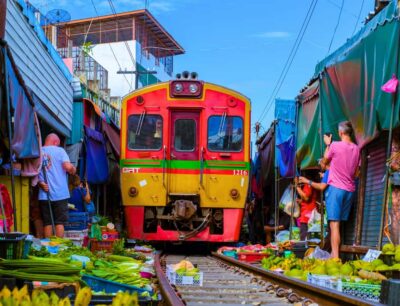Bangkok: Private Floating & Railway Markets with Farm Visits - Getting there: the private car part that saves your energy