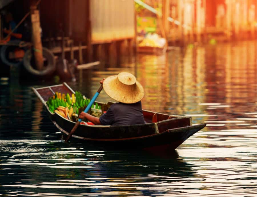 Bangkok: Private Floating & Railway Markets with Farm Visits - Food, drinks, and what you should pack