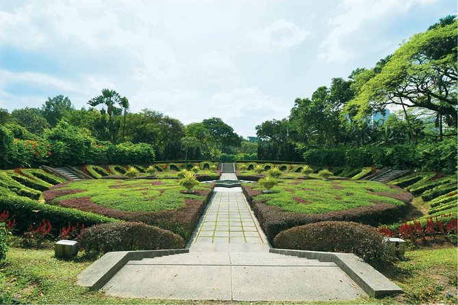 Bird Park & Butterfly Farm Nature Tour From Kuala Lumpur - Kuala Lumpur Bird Park: Four Zones, 3,000+ Birds, and Hornbills