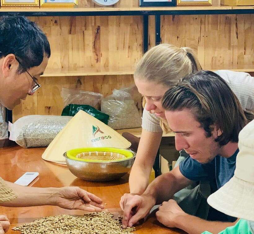 Buon Ma Thuot: Bean to Brew Coffee Farm Tour with Tasting - Entering the Coffee World at Ea Kao