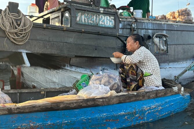 Can Tho: Floating Market, Canals, Nature Reserve & Forest - Sampan ride and quiet canals: the Mekong, at human speed