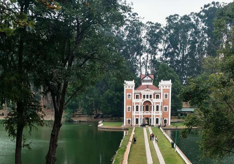 Chautla's Castle, Lavender Farm, and Valquirico Private Tour - Ex-Hacienda de Chautla: Springs Walk, Castle by the Lake, Rooftop Views