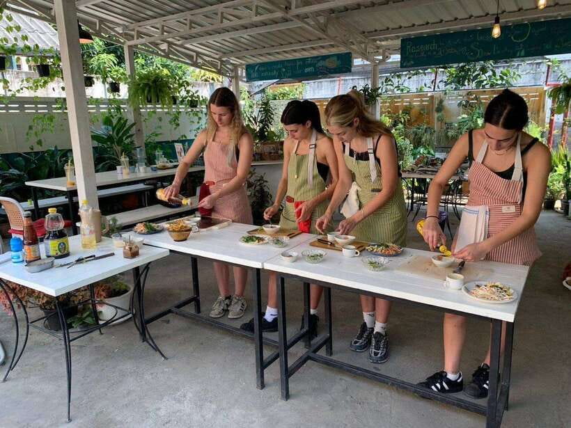 Chiang Mai: Half Day Cooking Class at Organic Farm - The market stop: learning ingredients you can actually find later