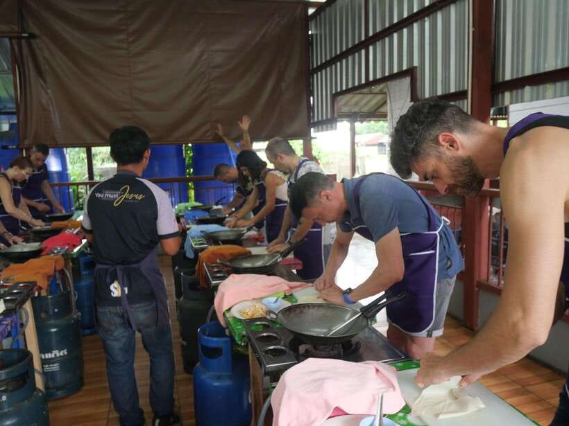 Chiang Mai: Half Day Cooking Class at Organic Farm - Spices and Thai flavor logic: how heat and balance work