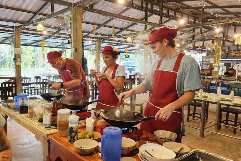 Chiang Rai:Lanna Home Cooking Class at Give Green Farm House - Market Morning (or Afternoon) in Chiang Rai: Where Ingredients Make Sense