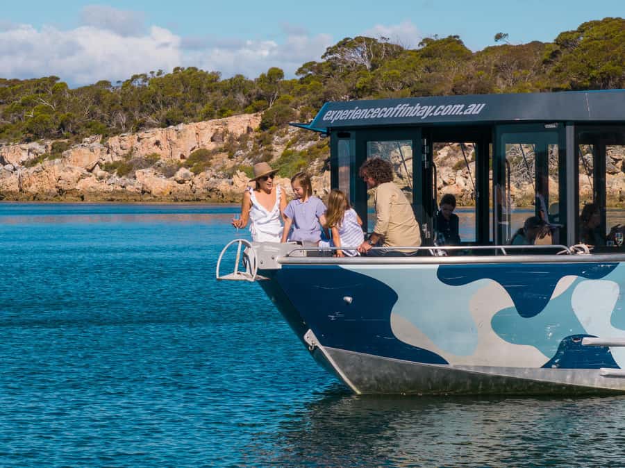 Coffin Bay: Short and Sweet Oyster Farm Tour - The oyster farm visit: learning the oyster story from a veteran farmer