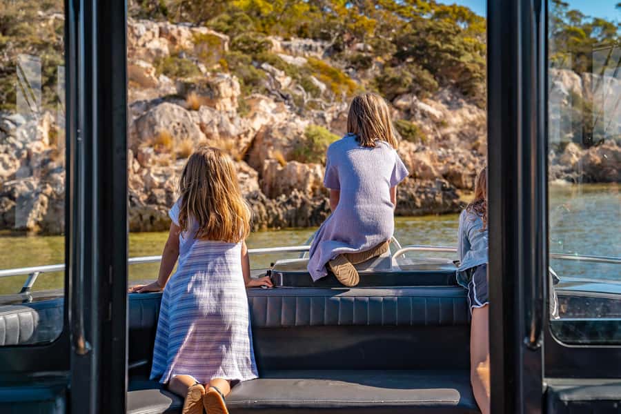 Coffin Bay: Short and Sweet Oyster Farm Tour - Shucking your six oysters: the tasting that makes it real