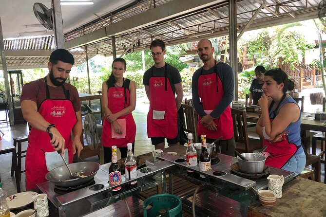 Cooking Class with Organic Farm in Chiang Mai - Meeting your guide: what makes the day fun