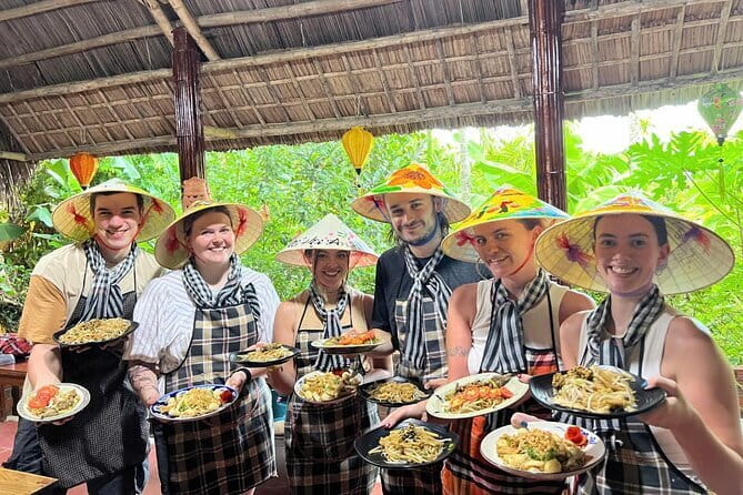 Cooking Class with Tra Que Eco Farm & Local Market Discovery - Timing That Keeps the Day Feeling Light