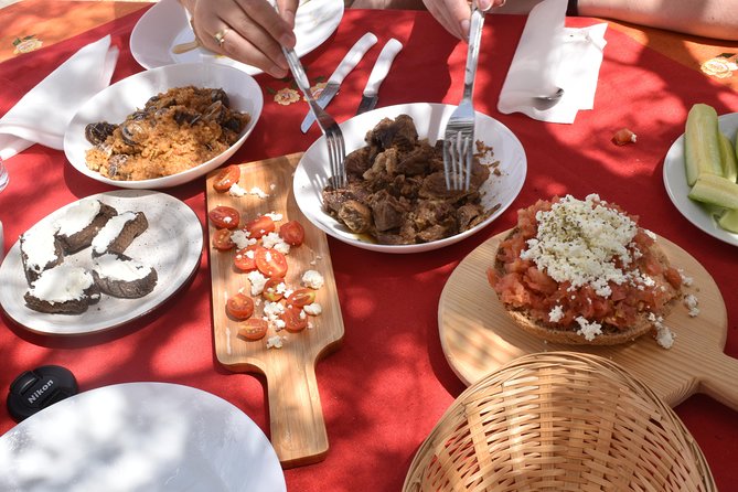 Cretan Farm Tour with Cheese-Making, Olive Oil Tasting & Picnic - Group Size, Timing, and How the 3 Hours Move