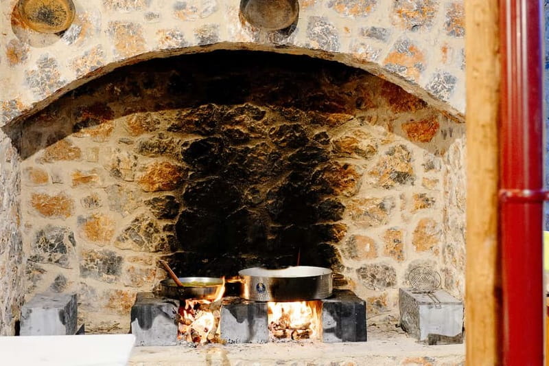 Crete: Olive Oil Festival, Farm Dinner, Live Show & Pickup - Optional Wine Tasting: plan for the €2 per glass