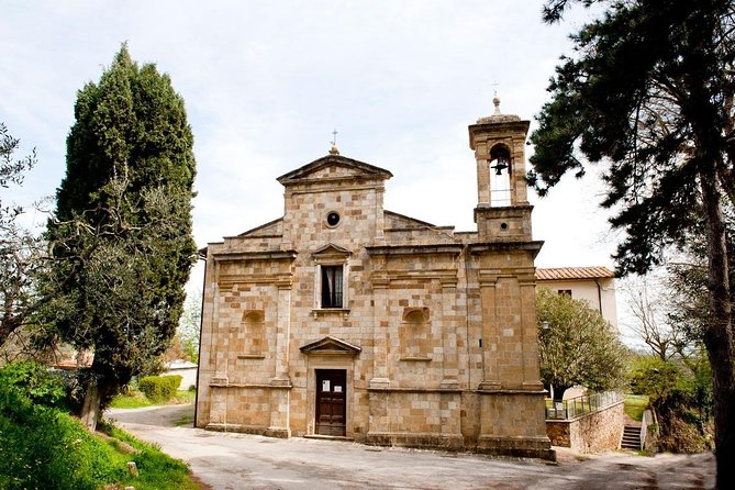 Discover Montepulciano: Cinta Senese Pigs, Lunch & wine in a Farm - Price and Value: What $70.81 Buys You for Two Hours