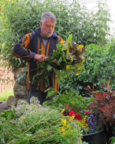 Douro Valley: Traditional Cooking Class, Farm Tour & Lunch - Your pre-lunch tastings: green wine, olive oil, cheeses, and fresh herbs