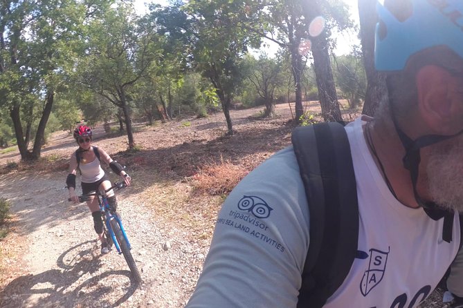 e-MTB Tour - Durrells Farm & Crab Lake [30Km - 18Mi] - Grab Lake: the small-water target in the middle of nowhere