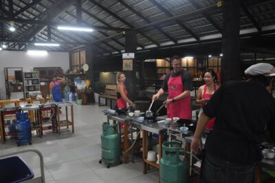 Evening Cooking Class in Organic Farm with Local Market Tour - Somphet Market: choosing ingredients you’ll actually use
