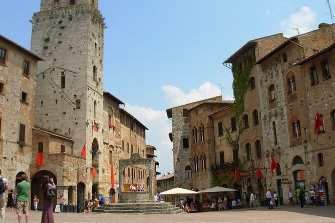 Fiesole : Florentine Hills, Roman Theater & Tuscan Farm Experience - Stadio Artemio Franchi and Liberty Square’s Arch of Triumph: Florence in a rationalist suit