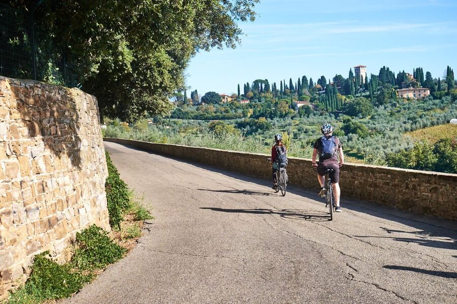 Florence: Chianti Hills Bike Tour with Farm Lunch & Wine - Why the Chianti hills ride feels different from typical Tuscany days