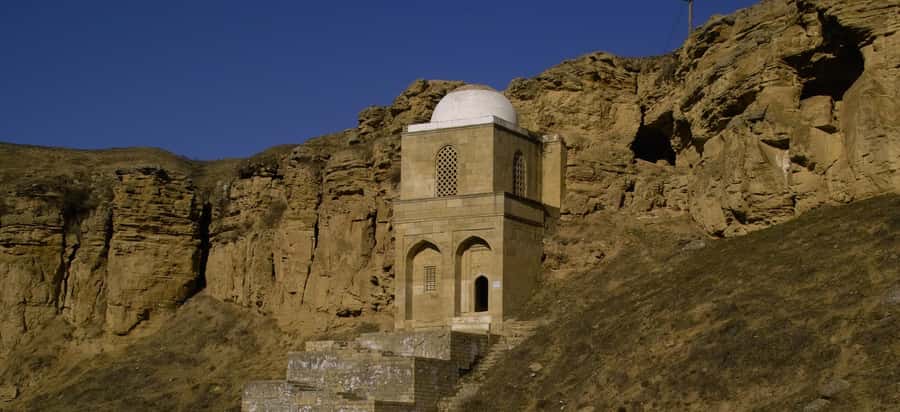 From Baku: Shamakhi City and Alpaca Farm Tour - Diribaba Mouseleum: where the story starts