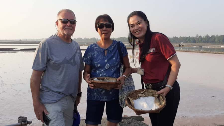 From Bangkok: Floating & Railway Markets Tour & Coconut Farm - FAQ