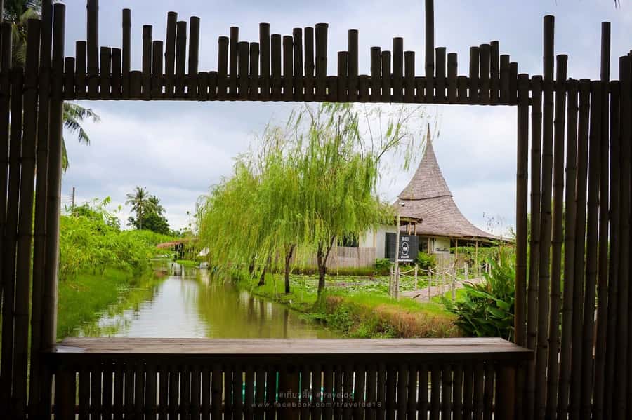 From Bangkok: Mahasawat Canal and farm with Lunch - Khao Tang Na Tang Snack Making and the Farm Café Break