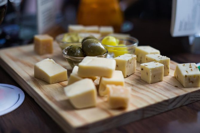 From Parma: Parmigiano Reggiano Farm Tour & Tasting with Transfer - Inside the caseificio: from milk steps to the stagionatura rooms