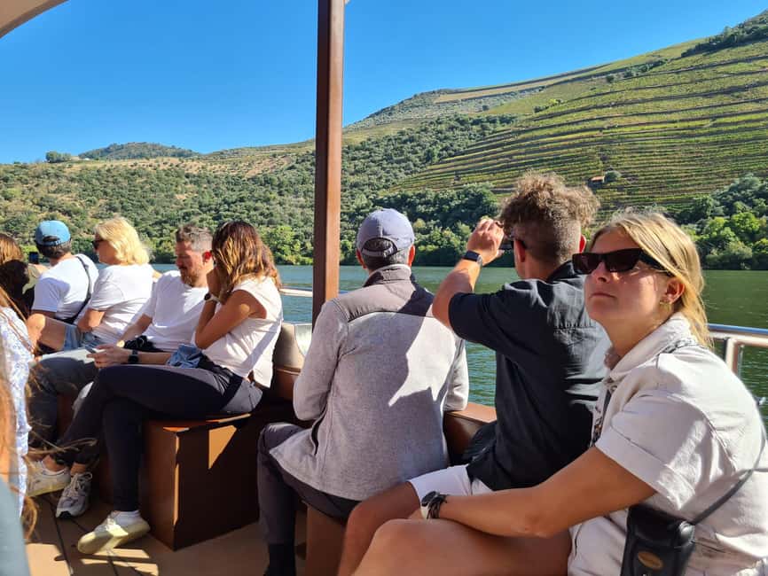 From Porto: 2 Wine Regions, Farm Lunch, and Boat Ride - What to bring (and what not to bring)