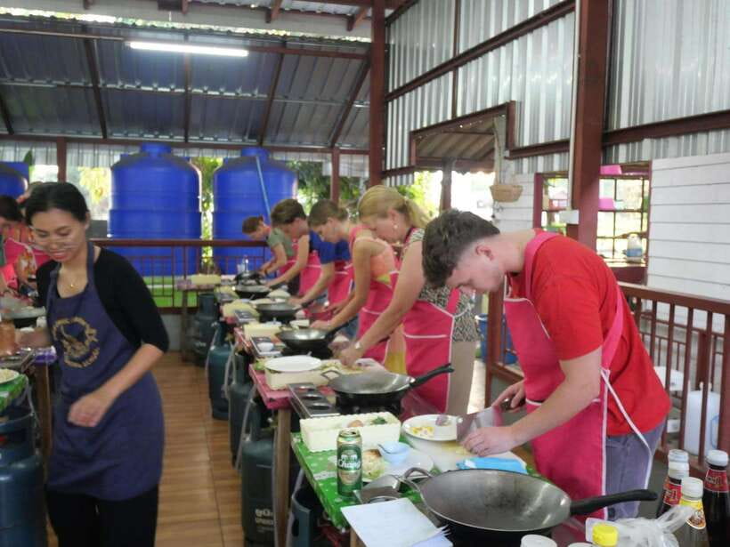 Full Day Thai Cooking Class in Organic Farm and Market - Organic Farm Guided Tour: Why It’s More Than a Scenic Add-On