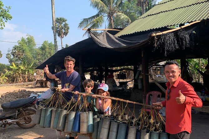 Full day Tour, Countryside, Pepper farm & Kep, crab market... - Stop 2: Phnom Chhngok Cave Temple with its 203 steps and Shiva brick temple