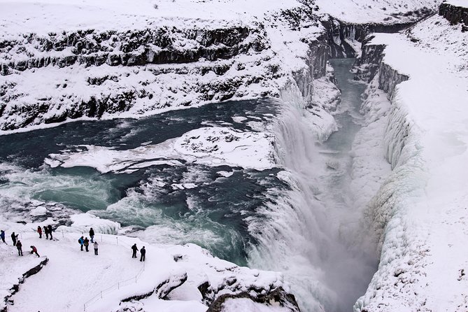 Golden Circle Day Tour in Mini Bus from Reykjavik with Fridheimar Tomato Farm - Gullfoss: The Waterfall Stop That Earns Its Reputation