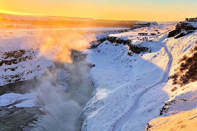 Golden Circle, Fridheimar Farm & Horses Small Group Tour from Reykjavik - Kerið Crater: Milky Blue Water in a Volcanic Bowl