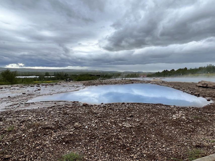 Golden circle, hot spring bakery, tomato farm private tour - Geysir area: catching Strokkur eruptions (and taking lunch without rushing)
