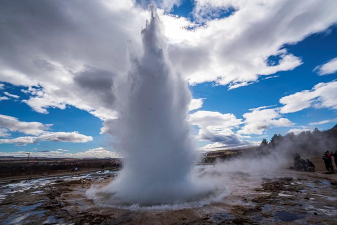Golden Circle Premium Tour with Fridheimar Farm - Kerið Crater: A Short, Included Ticket Stop That Sets the Tone