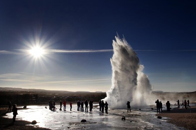 Golden Circle Tales, Tomato Farm & Kerid – Small Group from RVK - Why this Golden Circle loop feels more “Iceland” than “checklist”