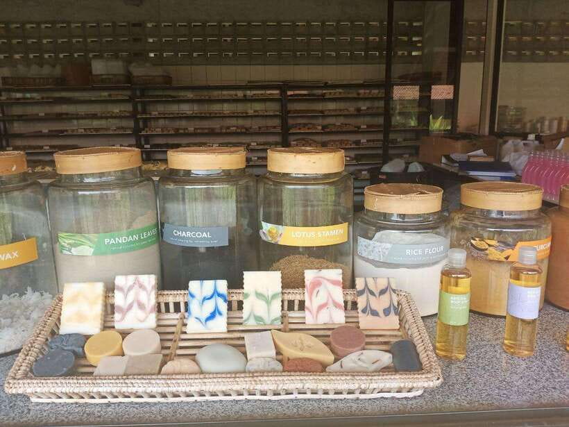 Half Day Trip: Silk Farm, Satcha, and Senteur d'Angkor Tour - Senteur dAngkor: Sustainable Cambodian Treasures You Can Actually Use