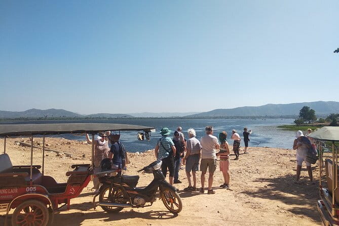 Kampot Classic Tour & Kayaking at the Green Cathedral with lunch - Lunch at Bopha Prey Kampot: Setting Up the Kayak Portion
