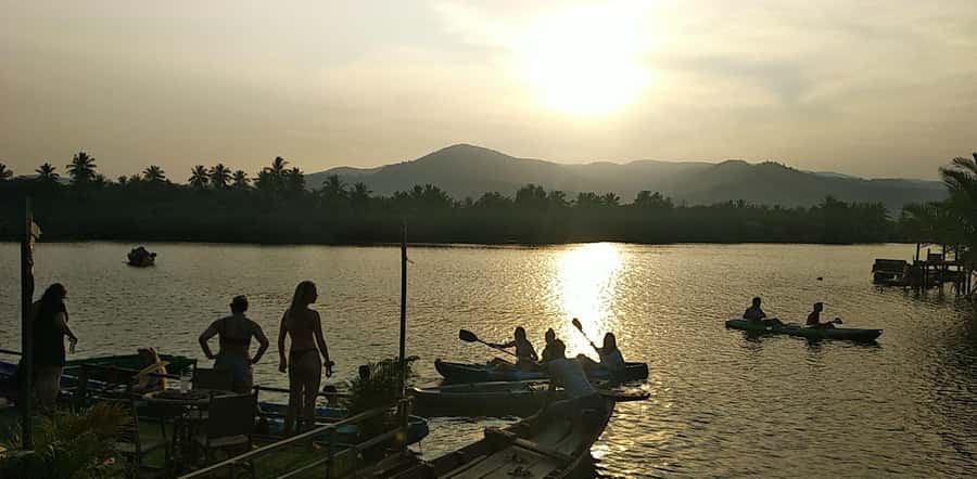 Kampot: Countryside, Pepper Farm and Kayak Tour with Lunch - Pickup in Kampot and the Tuk-tuk Rhythm