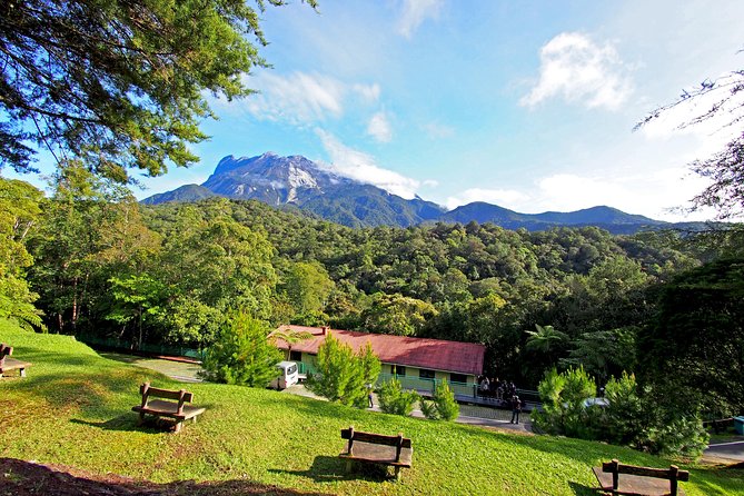 Kinabalu Park With Rumah Terbalik & Desa Cow Farm - Rumah Terbalik Stop: Quick Curiosity Before the Mountains
