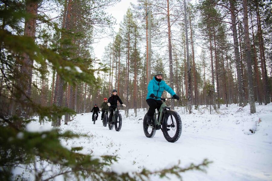Levi: Reindeer Farm E-Fatbike Safari - Meeting at Kelo Rental & Safaris and getting outfitted
