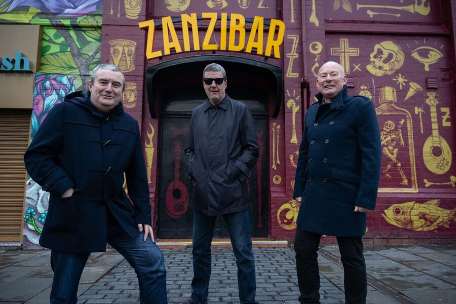 Liverpool: Music Icons Tour with 90s band 'The Farm' - The closing pub chat: questions, pictures, and a selfie with Pete or Keith