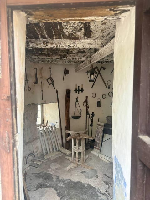 Maiori: Hiking Tour to A Lemon Farm with Lemon Tastings - Lemon gardens and an ancient washhouse stop you’ll remember