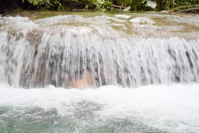 Mayfield Falls, Blue Hole & Rick's Café Tours/Weed Farm option - The pacing and group size: intimate feel without being too loose
