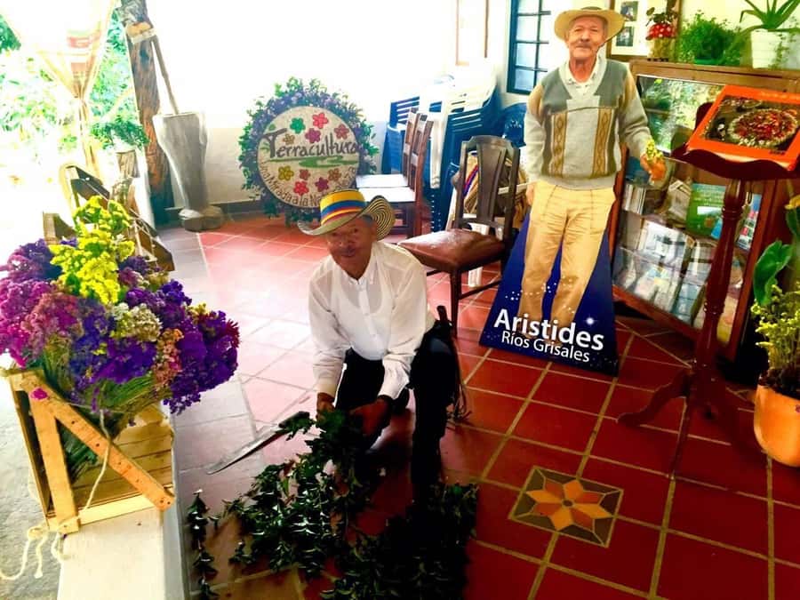 Medellín: Flower Farm & Silletero History Tour - Who should book this Medellín flower farm tour