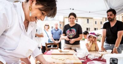 Montepulciano: Italian Cooking Class at a Tuscan Farm - The First Pour: Welcome Drink, Small Group, and Flow